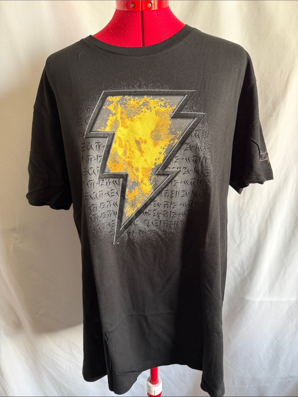 DC Comics Black Short-Sleeve Tee with Yellow Lightning Bolt Graphic
